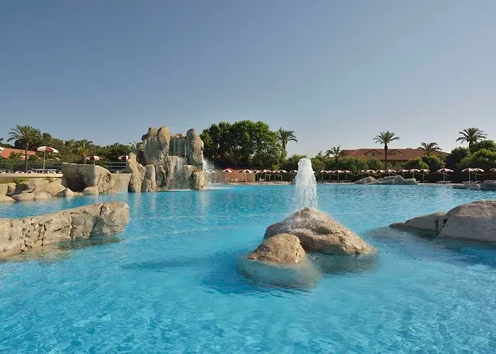 Falkensteiner Club Funimation Calabria Szálloda *